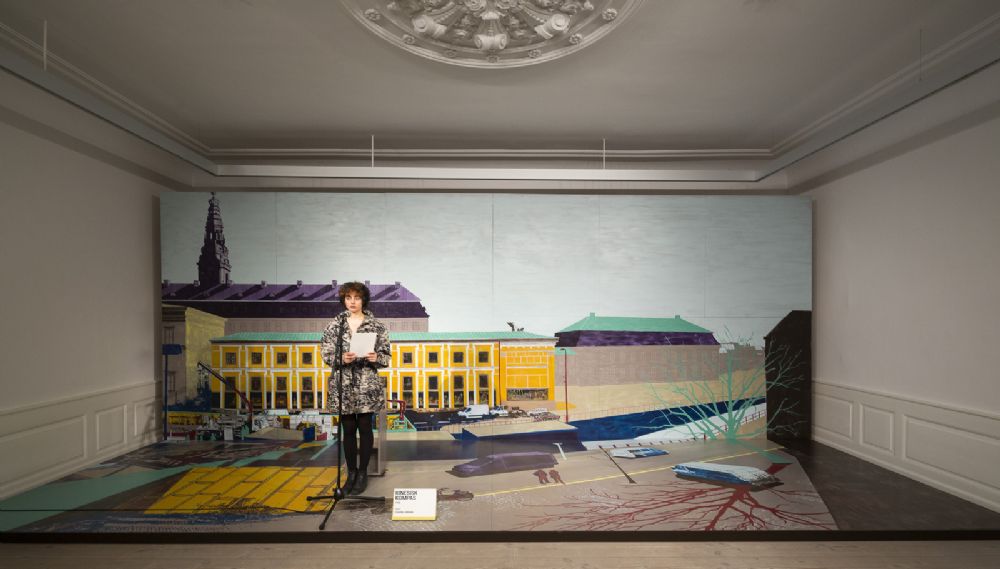 Today's cake is a log: The view is painted - including performer. Photo: Torben Eskerod